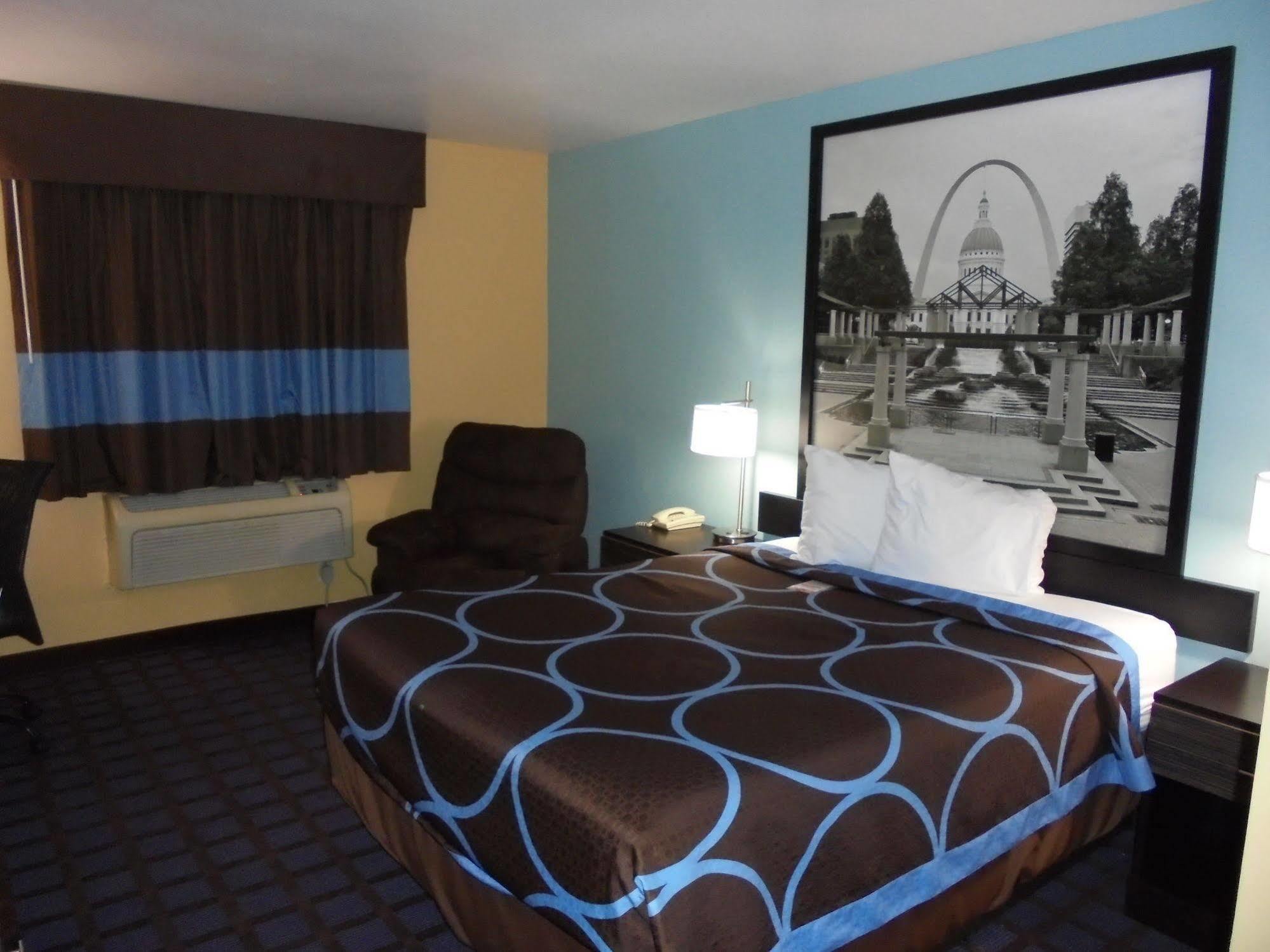 Super 8 by Wyndham Okawville Eksteriør billede